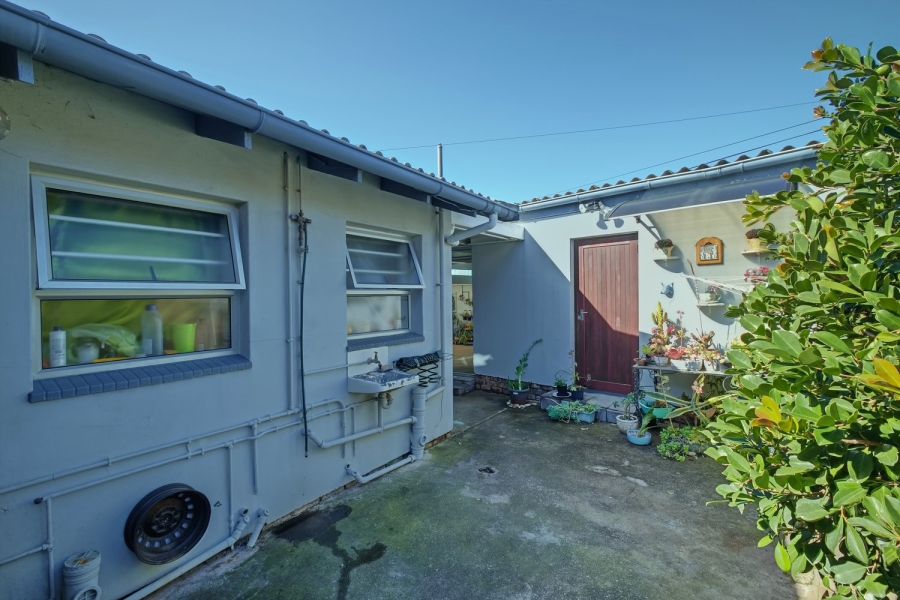 4 Bedroom Property for Sale in Palm Ridge Eastern Cape